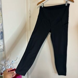 Gap Fit Maternity leggings black out technology